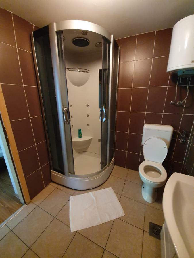 Hotel Damir Emir Tuzla Habitación foto